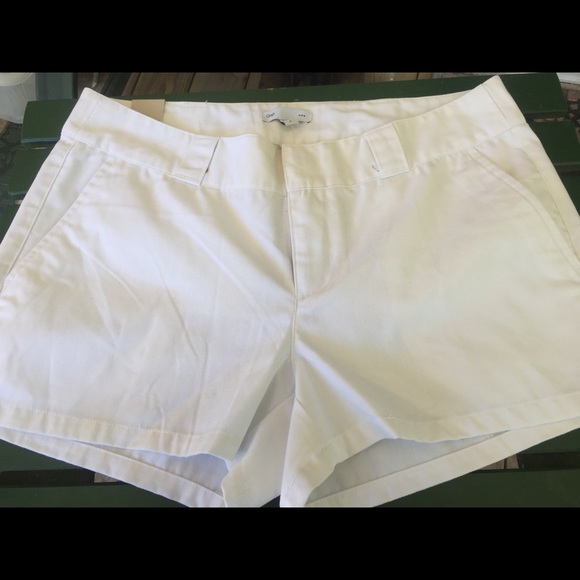 GAP Pants - Gap shorts size 6. NWT